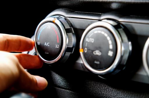 Conseils pour entretenir le thermostat de la climatisation de votre voiture pour une performance optimale